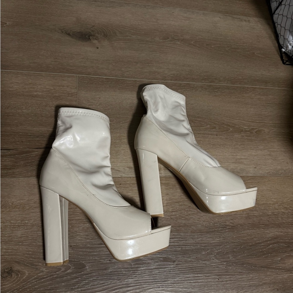 Cape Robbin Nude Patent Leather Platform Heels